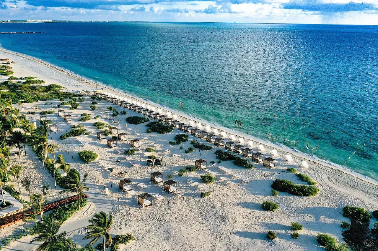***** Resort Estudio Playa Mujeres Cancun Mexico